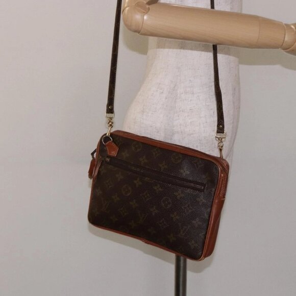 LOUIS VUITTON Monogram Pochette Sports Clutch Bag LV Auth - Picture 14 of 16